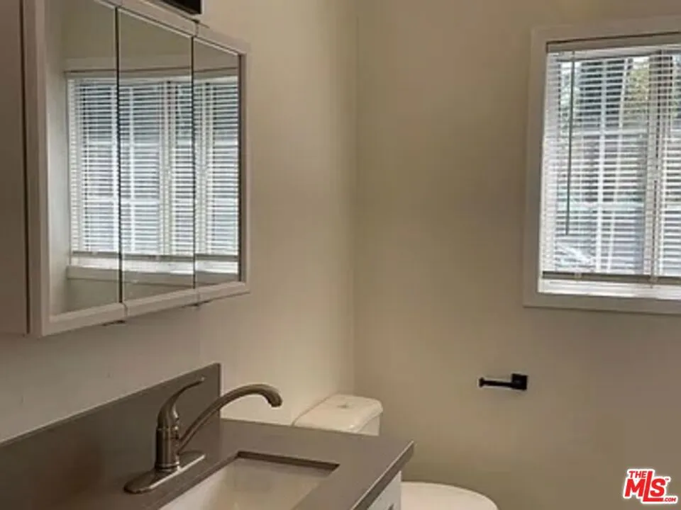 5808 Colfax Street North Hollywood, CA 91601