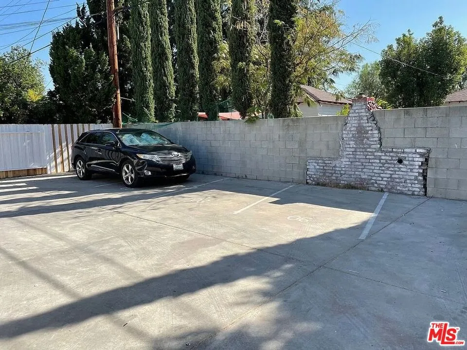 5808 Colfax Street North Hollywood, CA 91601