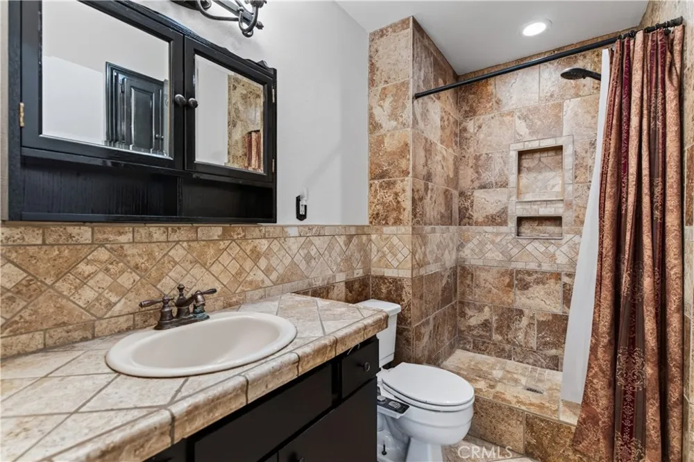 8478 Williamsburg Riverside, CA 92504