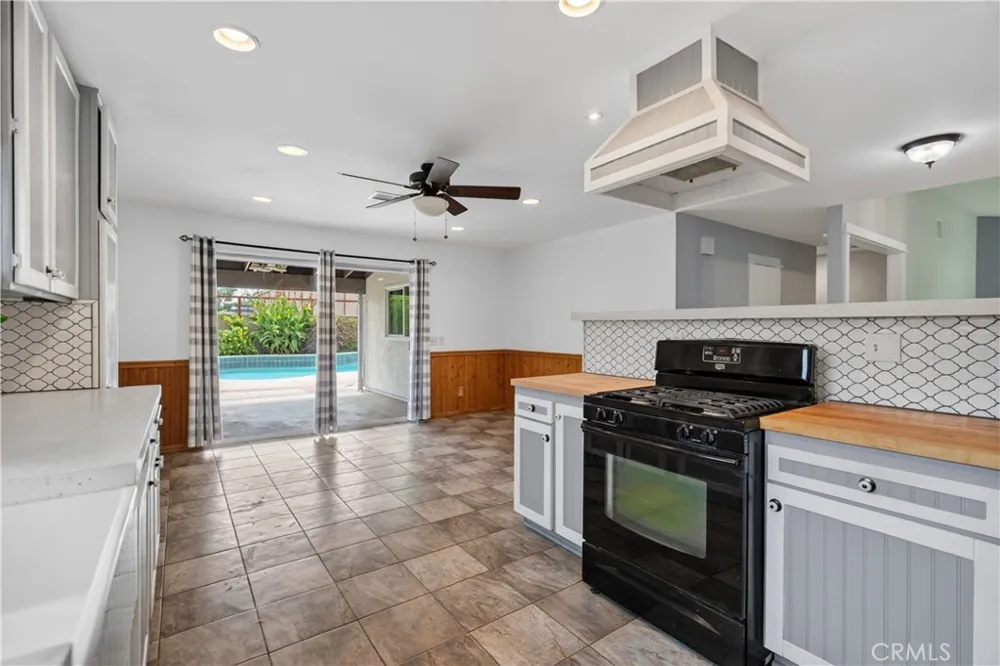 8478 Williamsburg Riverside, CA 92504