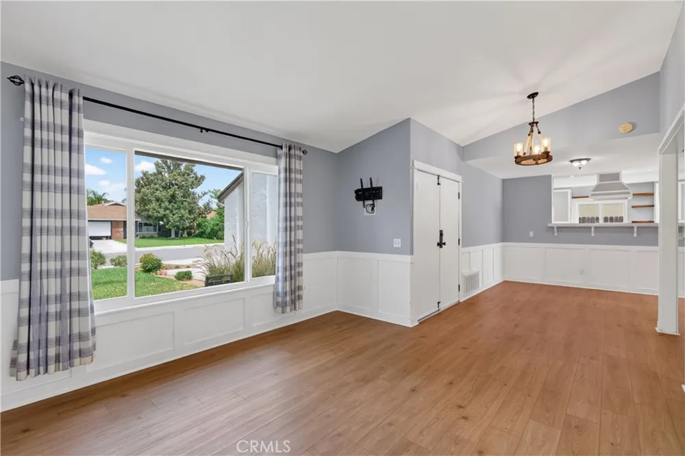 8478 Williamsburg Riverside, CA 92504