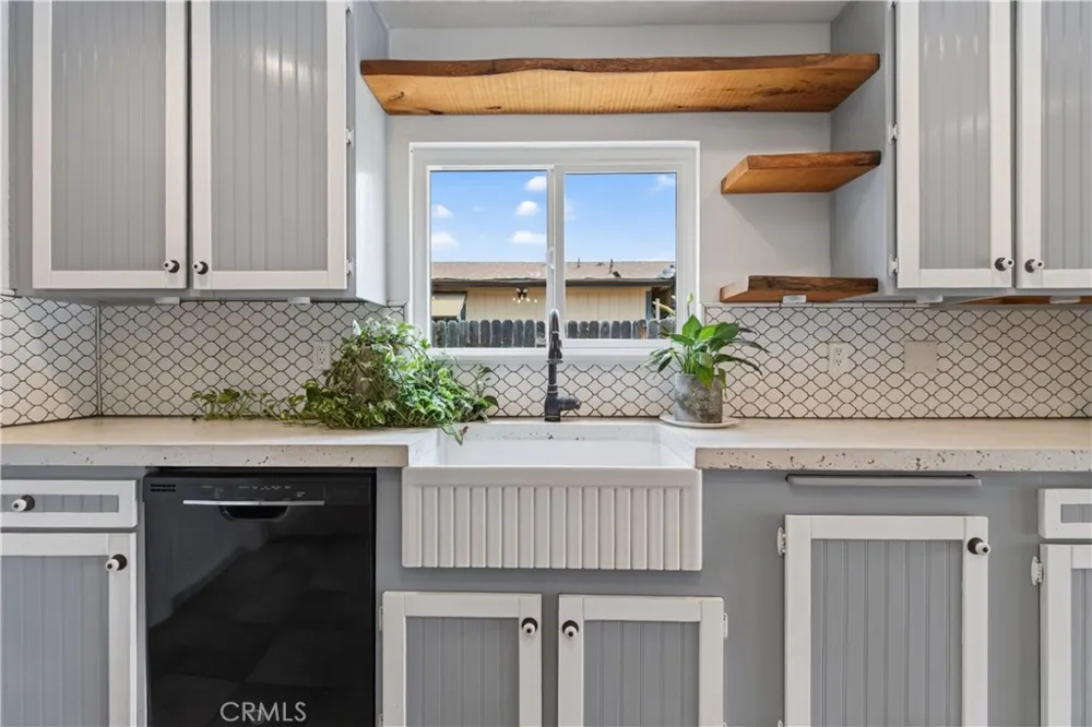 8478 Williamsburg Riverside, CA 92504