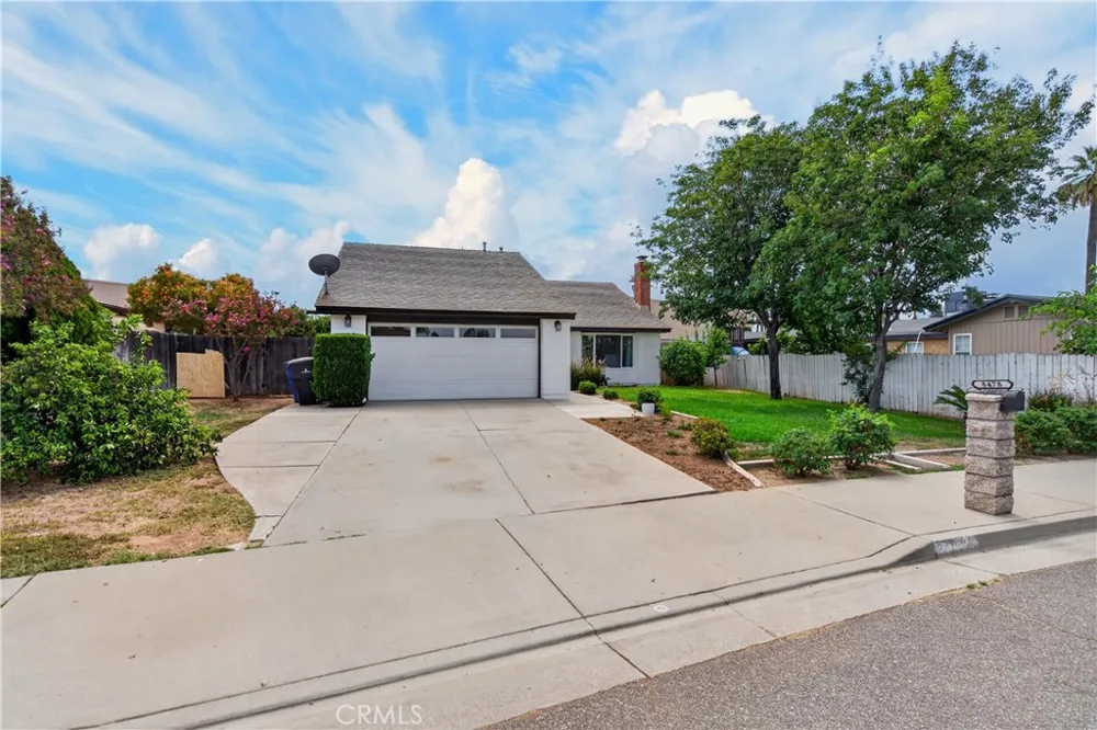 8478 Williamsburg Riverside, CA 92504