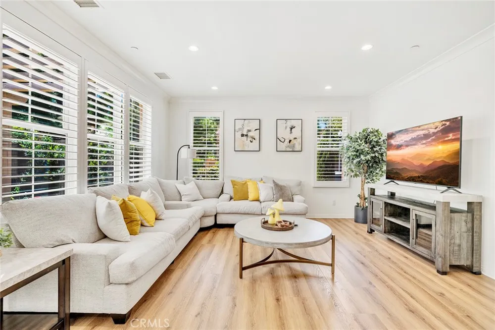 104 Beechmont Irvine, CA 92620