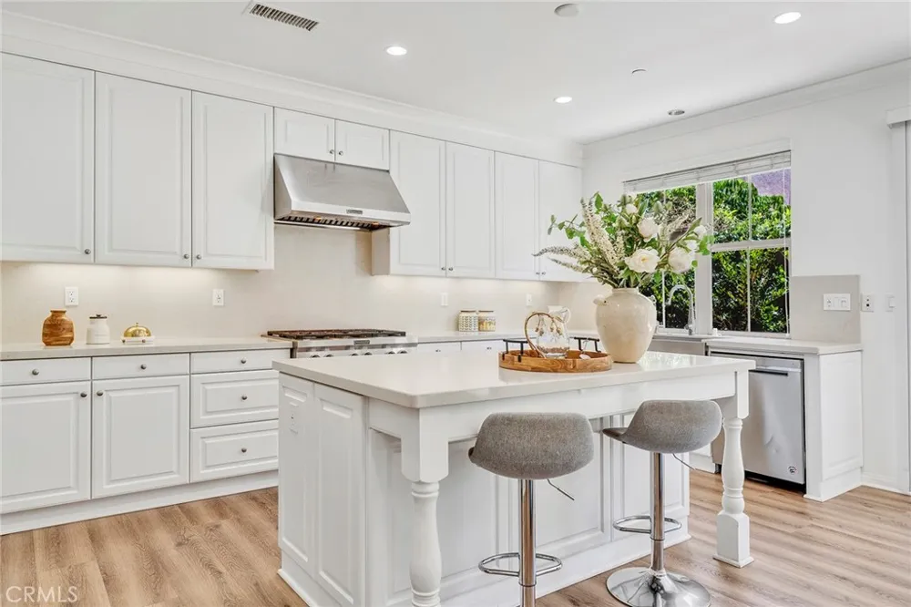 104 Beechmont Irvine, CA 92620