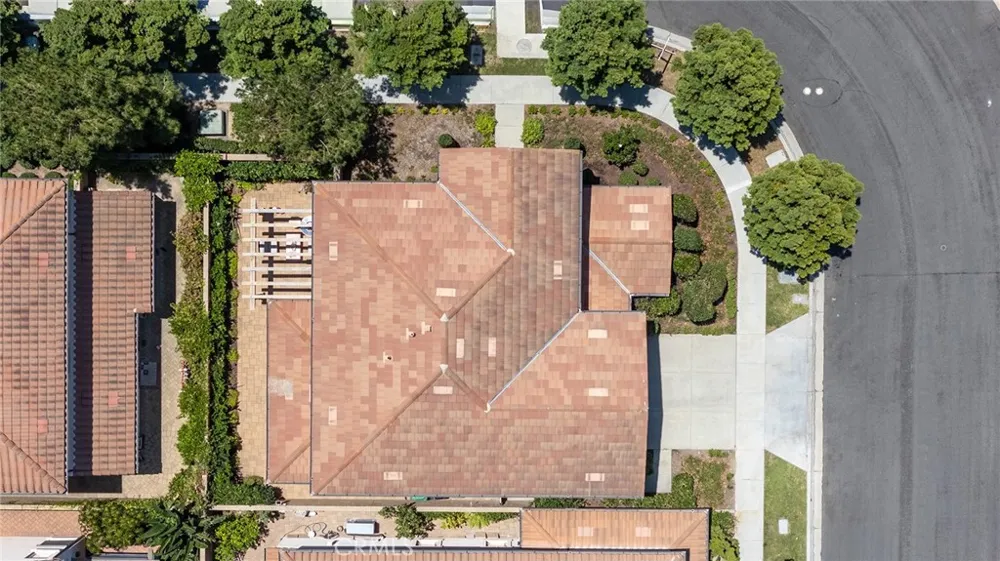 104 Beechmont Irvine, CA 92620