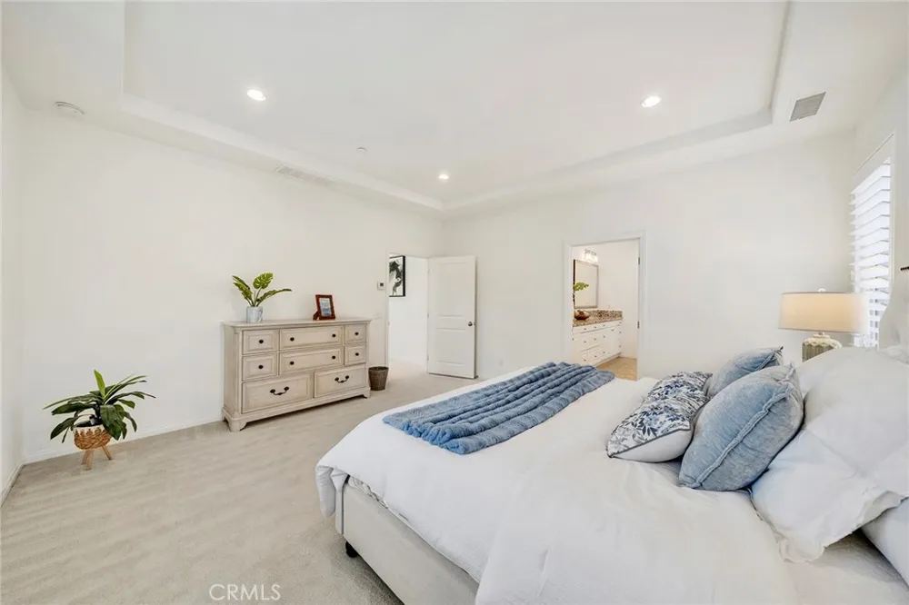 104 Beechmont Irvine, CA 92620