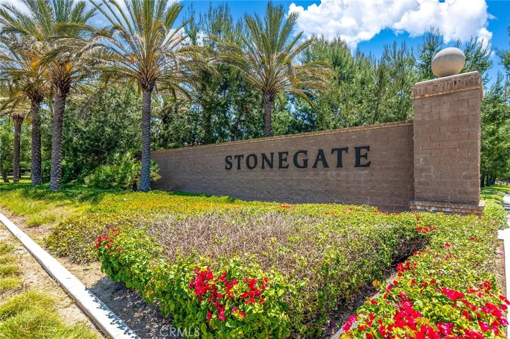 104 Beechmont Irvine, CA 92620