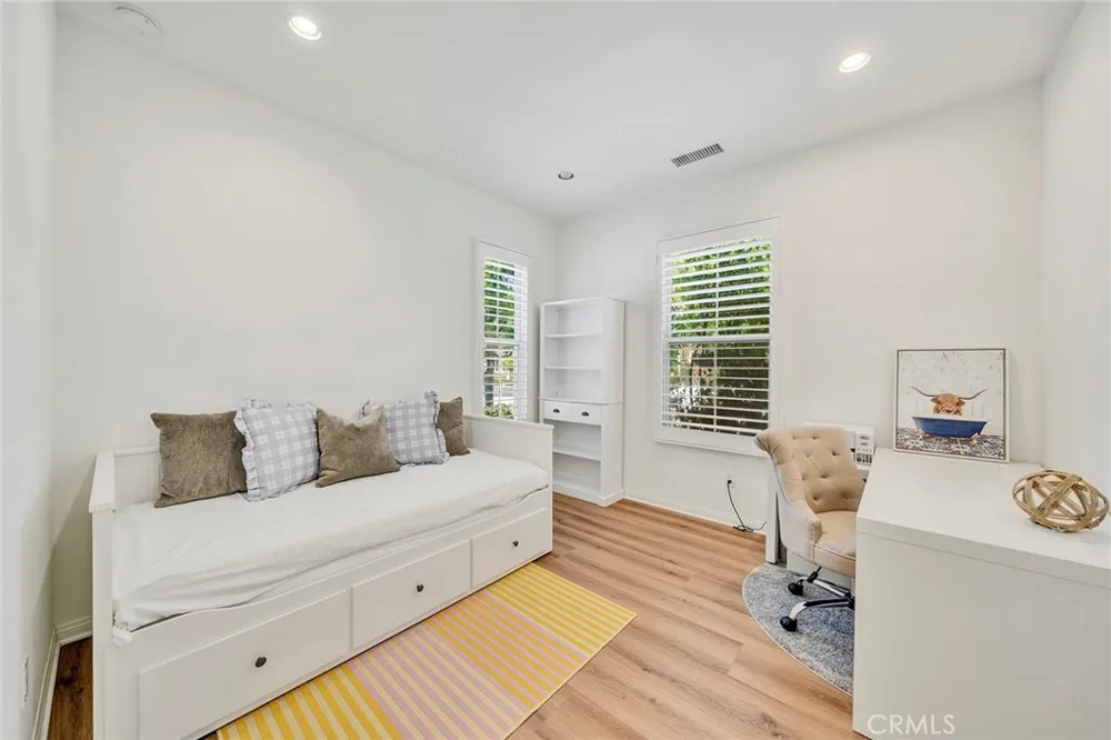 104 Beechmont Irvine, CA 92620