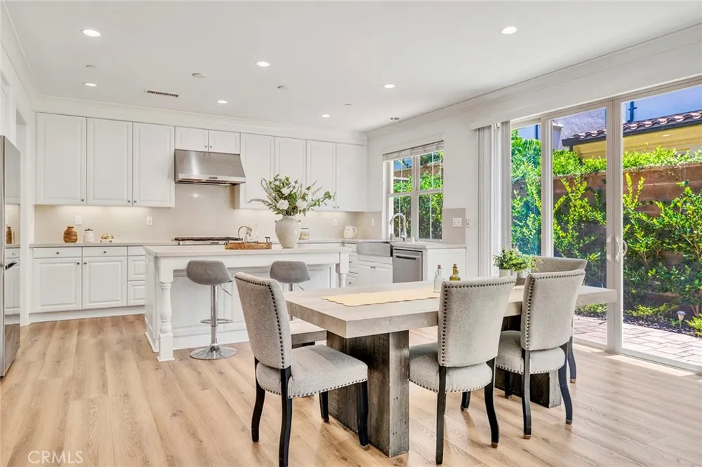 104 Beechmont Irvine, CA 92620