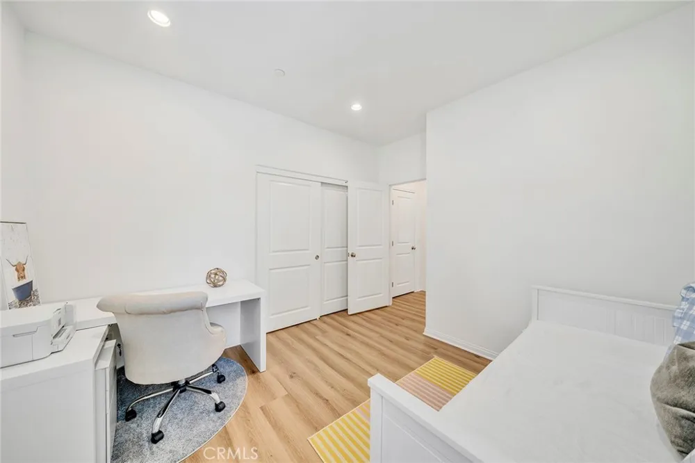 104 Beechmont Irvine, CA 92620