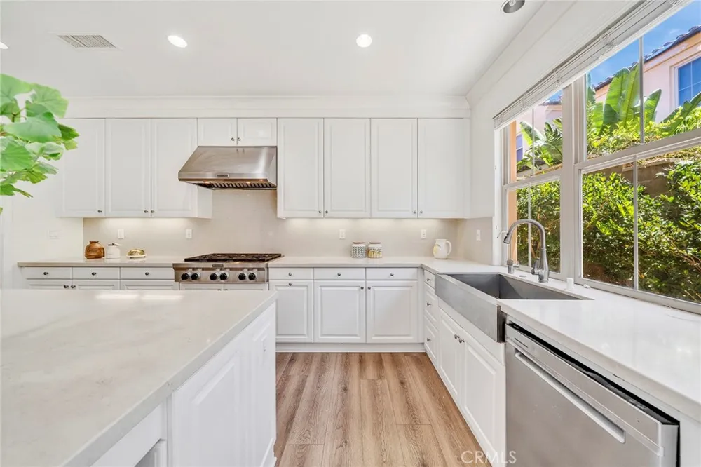 104 Beechmont Irvine, CA 92620