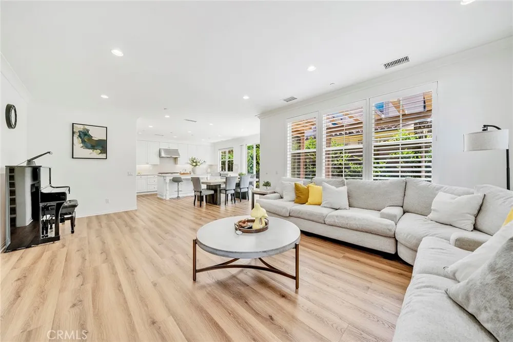 104 Beechmont Irvine, CA 92620