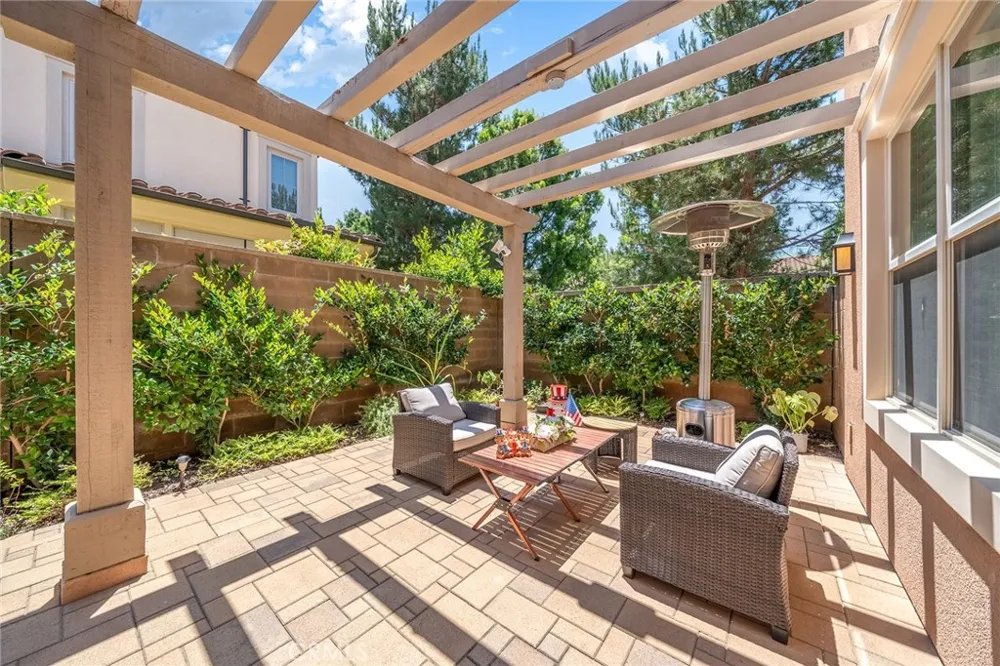 104 Beechmont Irvine, CA 92620
