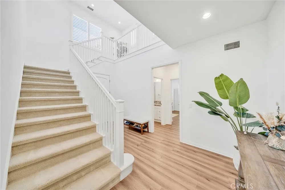 104 Beechmont Irvine, CA 92620