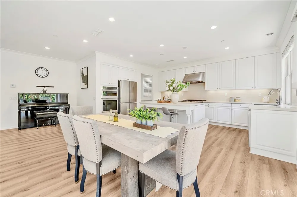 104 Beechmont Irvine, CA 92620