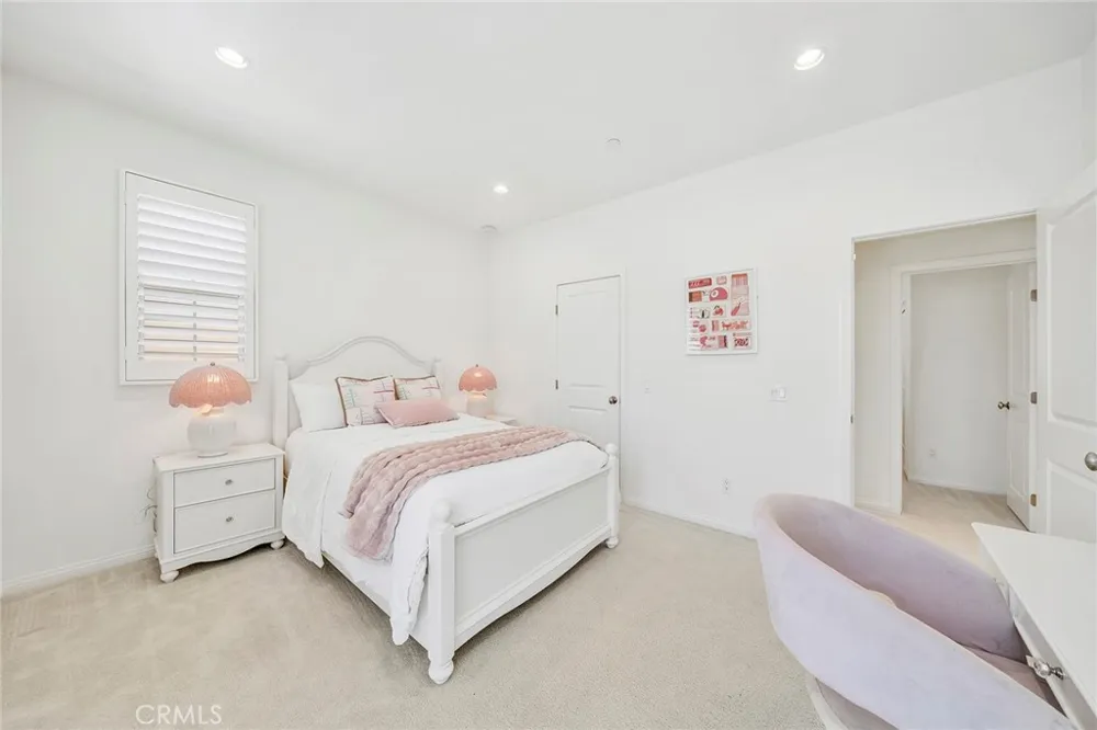 104 Beechmont Irvine, CA 92620