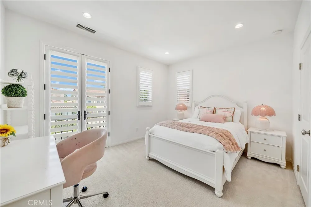 104 Beechmont Irvine, CA 92620