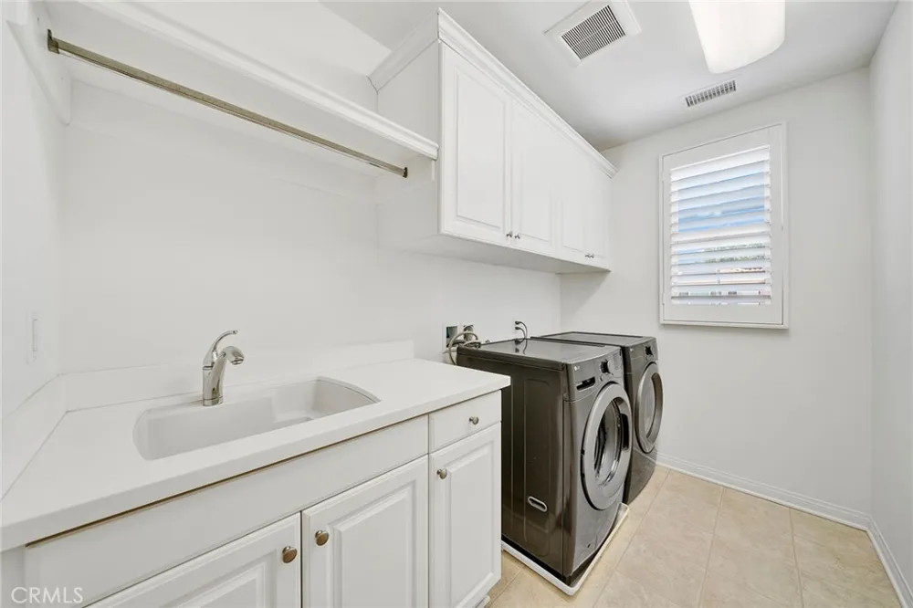 104 Beechmont Irvine, CA 92620