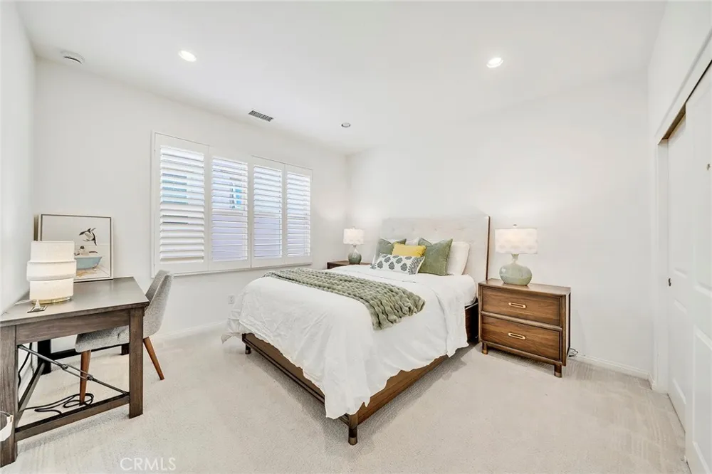 104 Beechmont Irvine, CA 92620