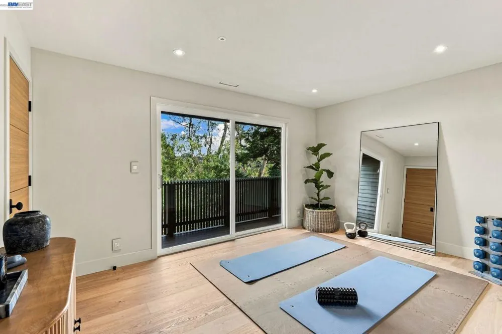 6801 Buckingham Blvd Berkeley, CA 94705