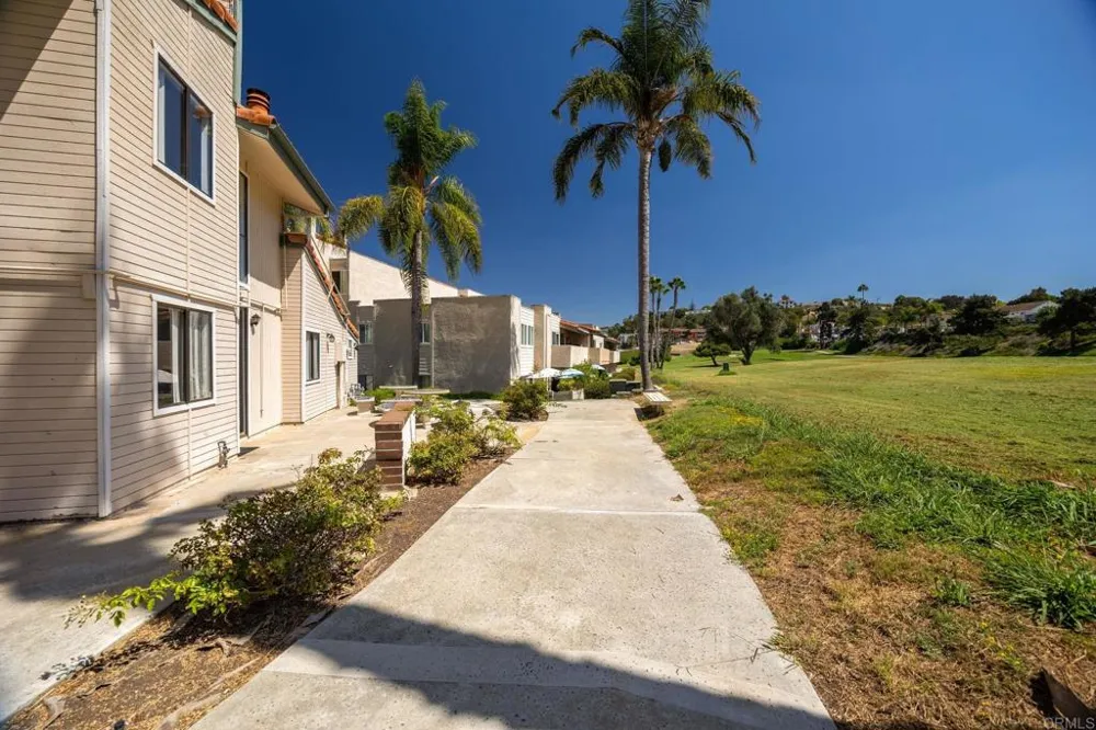 2639 Pirineos Way #136 Carlsbad, CA 92009