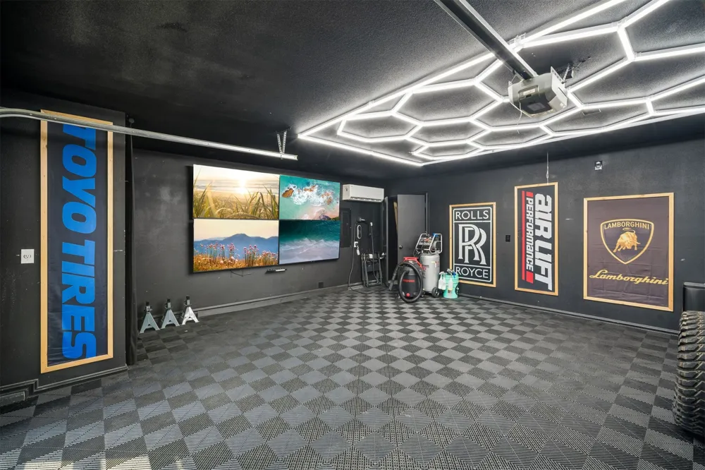 5330 Skylane Drive Sand Springs, OK 74063