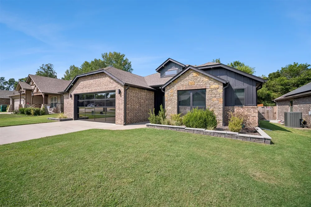 5330 Skylane Drive Sand Springs, OK 74063