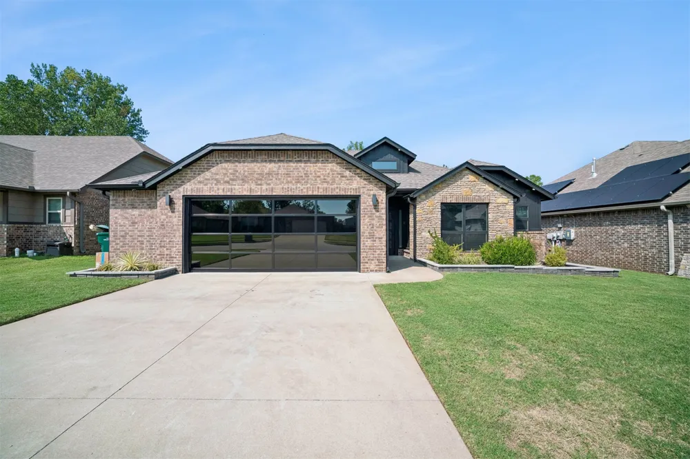 5330 Skylane Drive Sand Springs, OK 74063