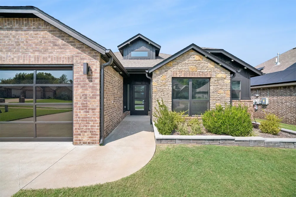5330 Skylane Drive Sand Springs, OK 74063