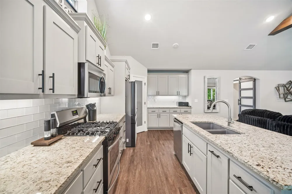 5330 Skylane Drive Sand Springs, OK 74063