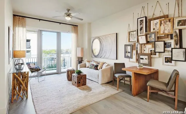 2727 TRAVIS ST Unit 724 Houston, TX 77006