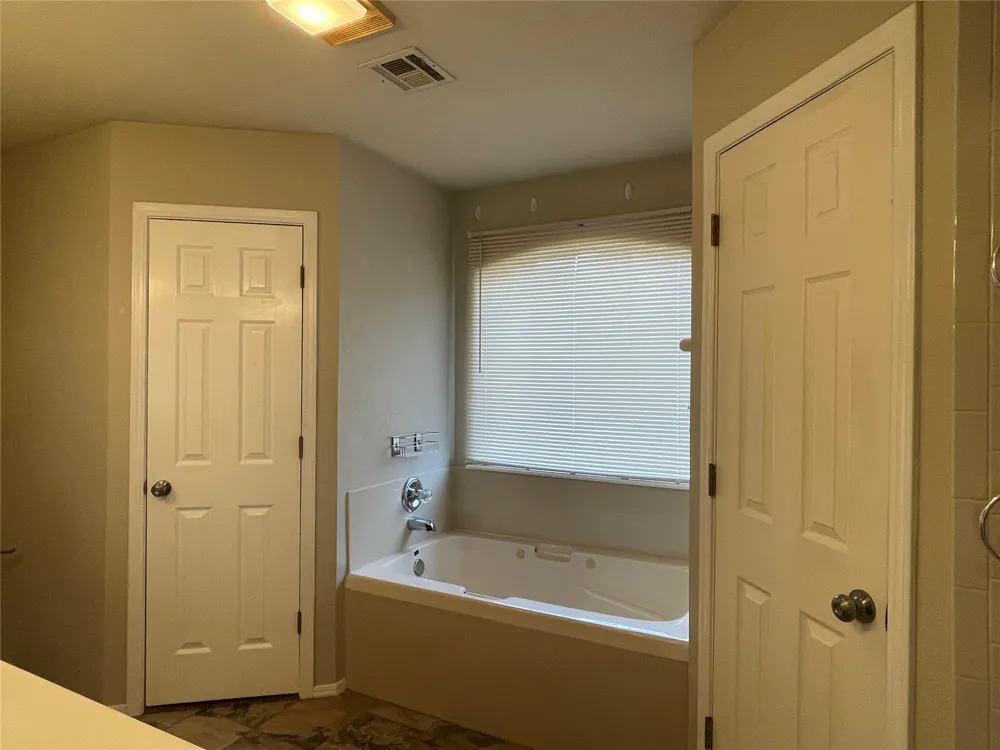8806 E 93rd Street Tulsa, OK 74133