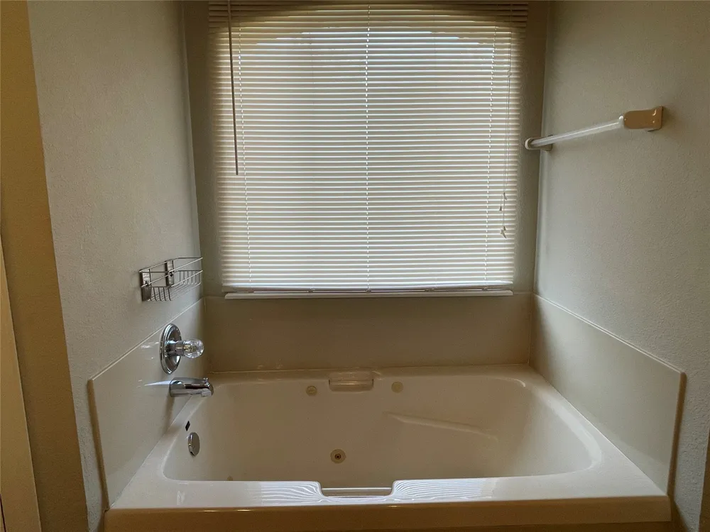 8806 E 93rd Street Tulsa, OK 74133