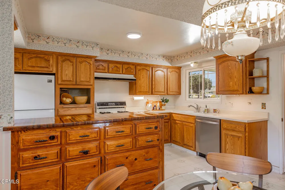 8482 Wesham Street Ventura, CA 93004