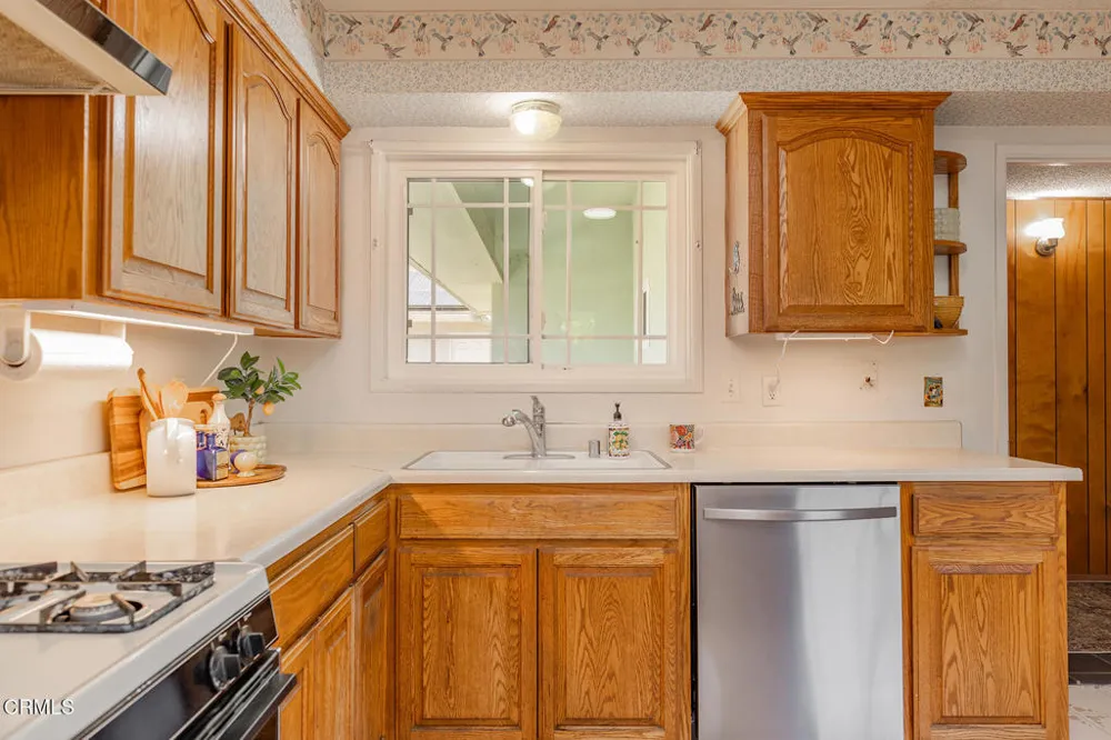 8482 Wesham Street Ventura, CA 93004