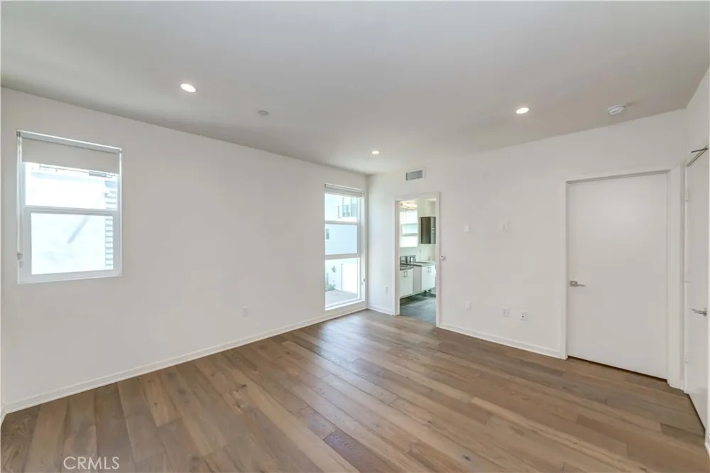 1937 Griffith Park Boulevard Silver Lake, CA 90039