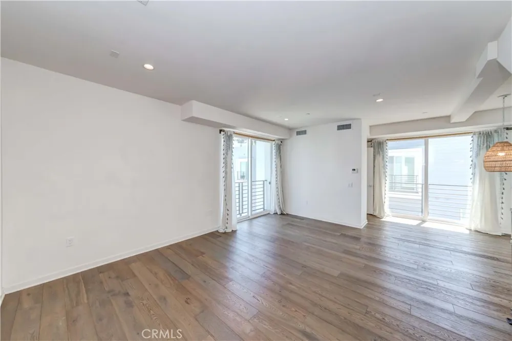 1937 Griffith Park Boulevard Silver Lake, CA 90039