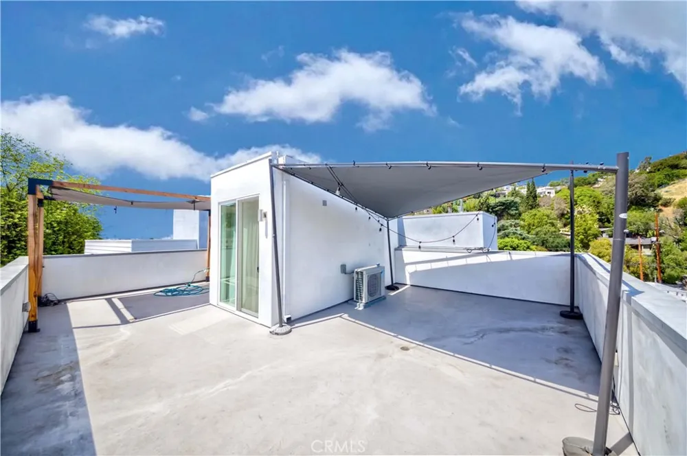 1937 Griffith Park Boulevard Silver Lake, CA 90039