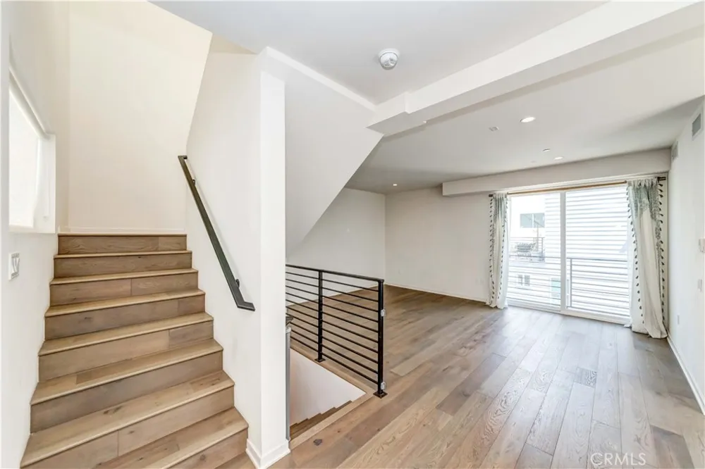 1937 Griffith Park Boulevard Silver Lake, CA 90039