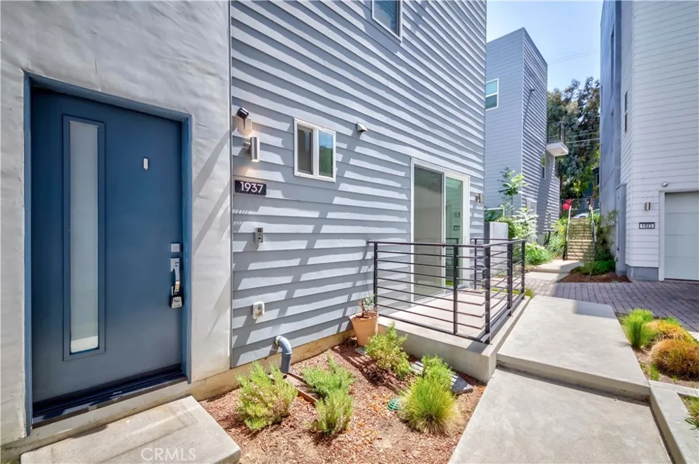 1937 Griffith Park Boulevard Silver Lake, CA 90039