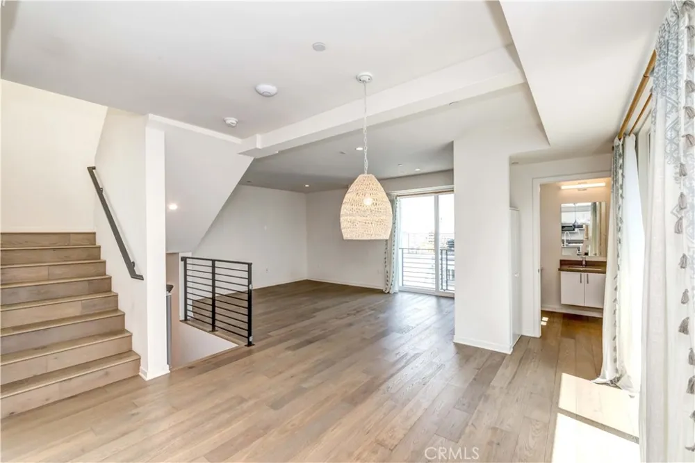 1937 Griffith Park Boulevard Silver Lake, CA 90039