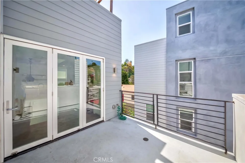 1937 Griffith Park Boulevard Silver Lake, CA 90039