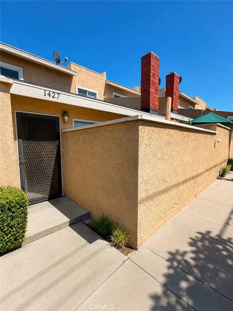 1427 Hillandale Avenue #8 La Habra, CA 90631