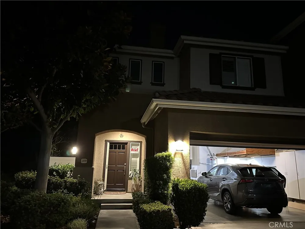 209 Valley View Mission Viejo, CA 92692