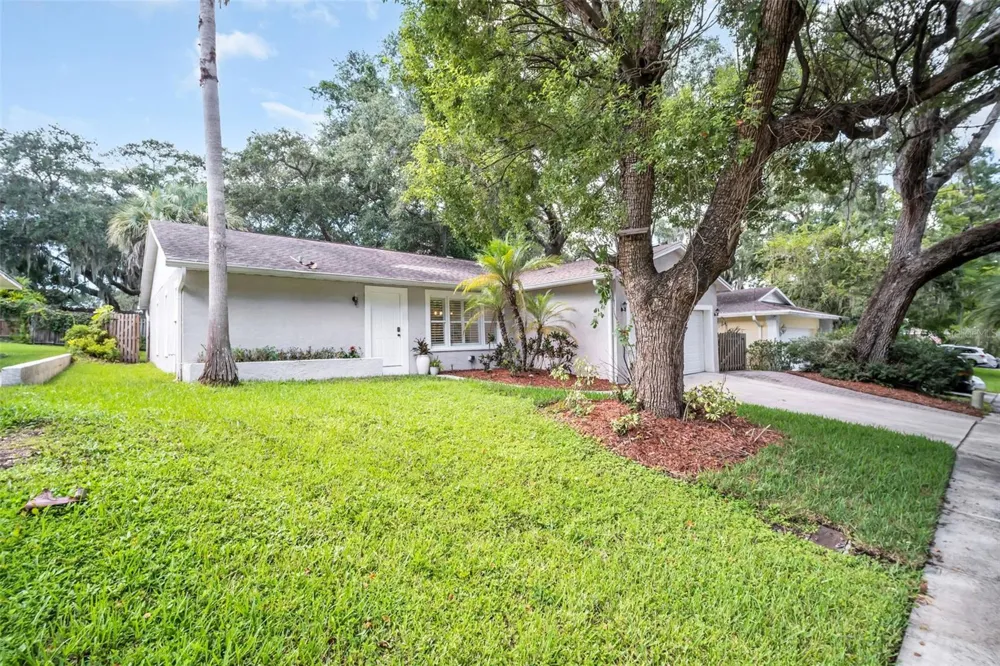 9 HARBOR COVE STREET W Safety Harbor, FL 34695