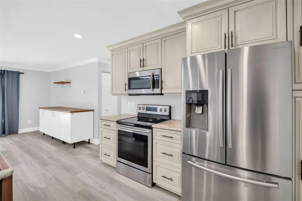9 HARBOR COVE STREET W Safety Harbor, FL 34695