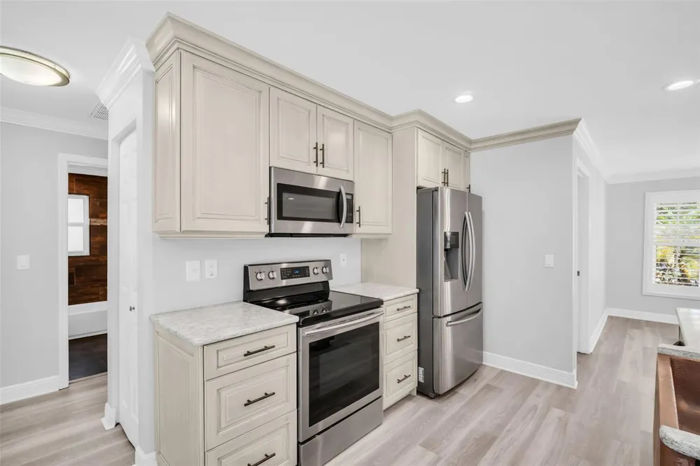 9 HARBOR COVE STREET W Safety Harbor, FL 34695