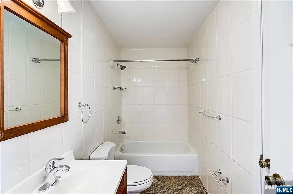 135 38th 404 Union City, NJ 07087