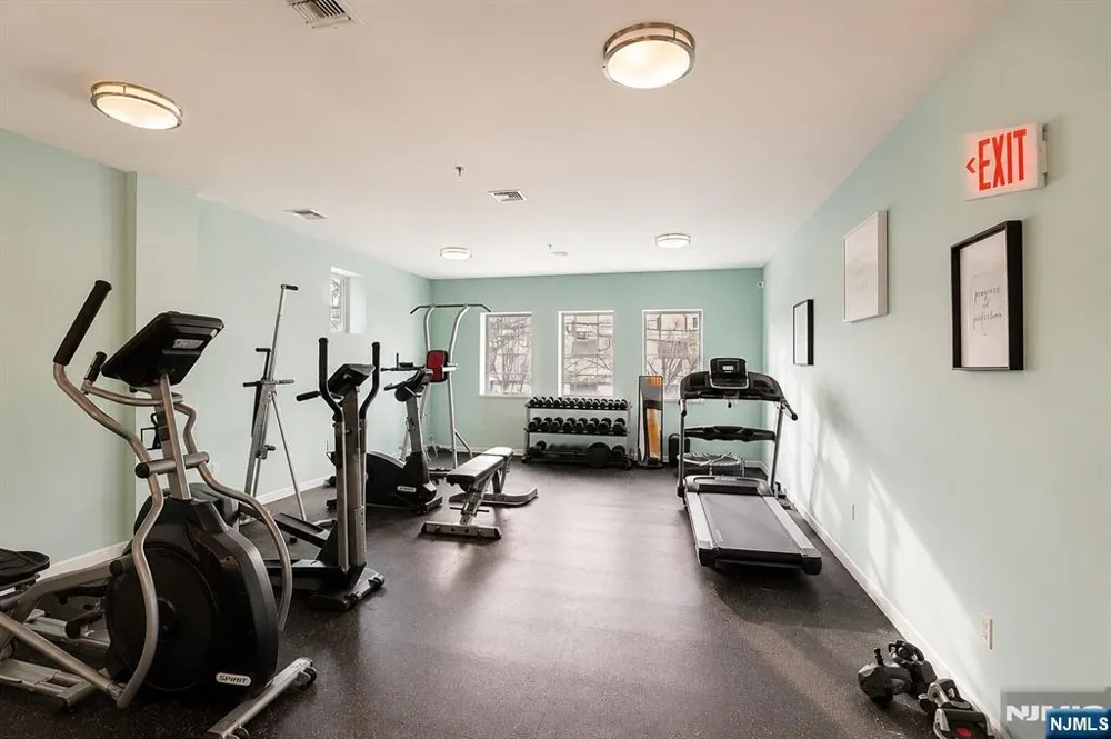 135 38th 404 Union City, NJ 07087